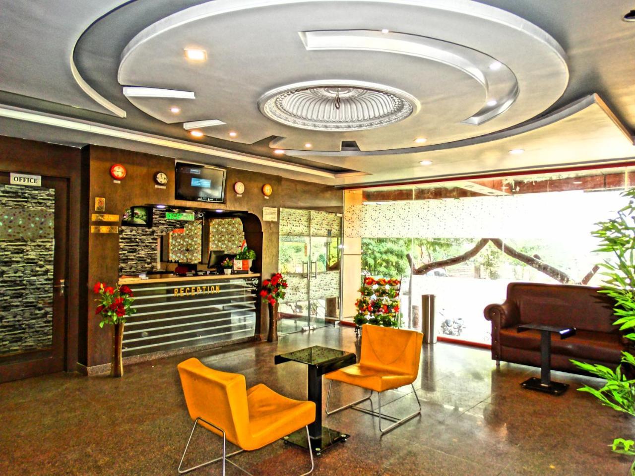 Hotel Garv Residencia Gaya Exterior photo